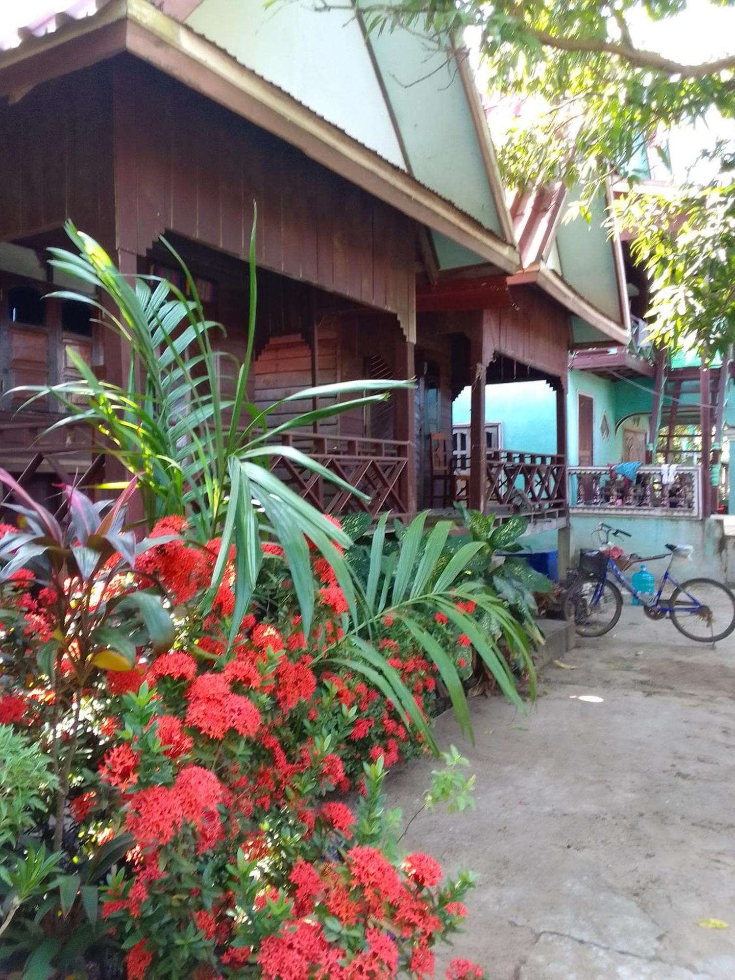 Hotel Kulap Kao Bungalow Ban Seme Lai Exterior foto